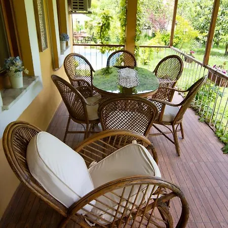 ヴィラ River Village トラブゾン