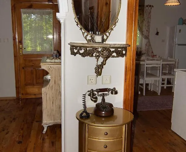 Вилла River Village